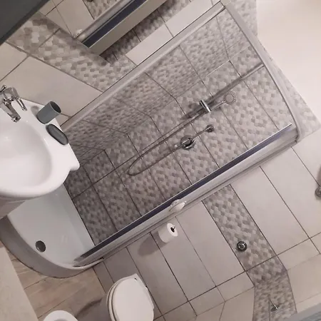 アパート Miriam モンドラゴーネ